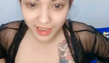 Mika Cantik Body Seksi Penuh Tatoo