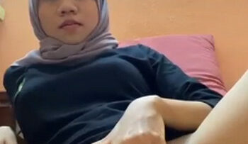 ABG Hijab Buka Memek.jpg