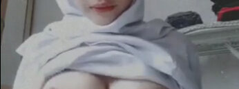 Jilbab Mahasiswi Susunya Gede Banget.jpg