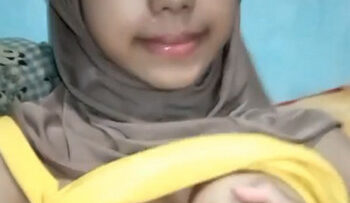 SelVi Hijab Perawan Omek.jpg