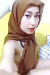 Ukhty Hijab Cokklat Pamer Bogel