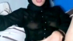 Jilbab Esemah 4 Jari Masuk.jpg