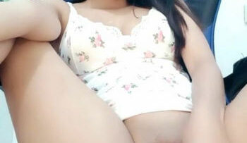 Lily Cantik Mainan Timun.jpg