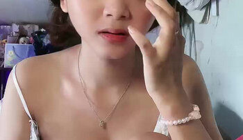 NAy Tocil Show Bikin Konak.jpg